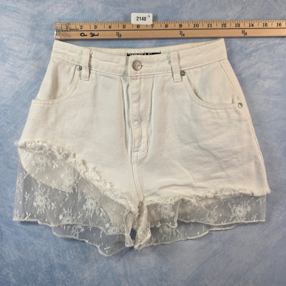 Gentle Woman Off White Denim Lace Trim Shorts High‎ Waisted XS Embroidered Logo